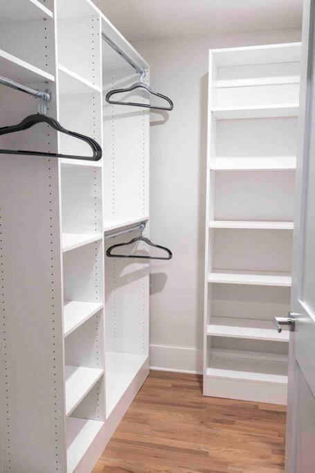 Spacious 2 Bed 2 Bath Downtown Otr Condo Minutes Walk To The Reds Bengals Stadium & More! ซินซินแนติ ภายนอก รูปภาพ